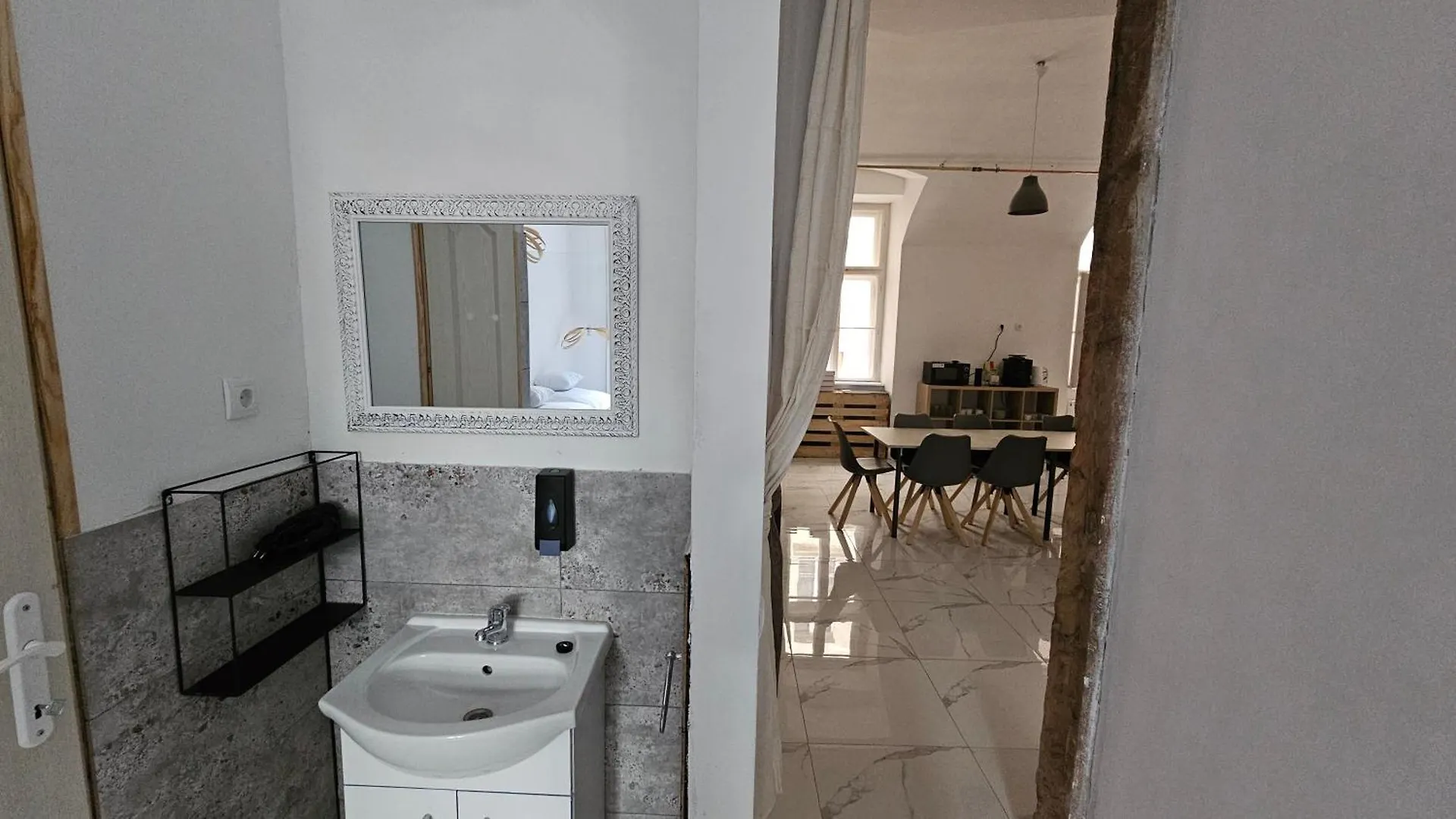 ENDOR - 4 bedrooms, 5 bathrooms, 1 livingroom with kitchen Budapest Hungary